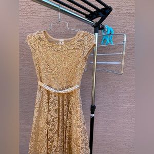girls golden dress 💫